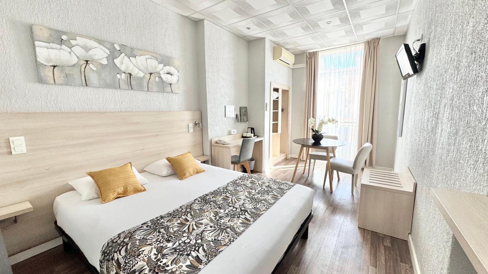 Helvétique Hotel