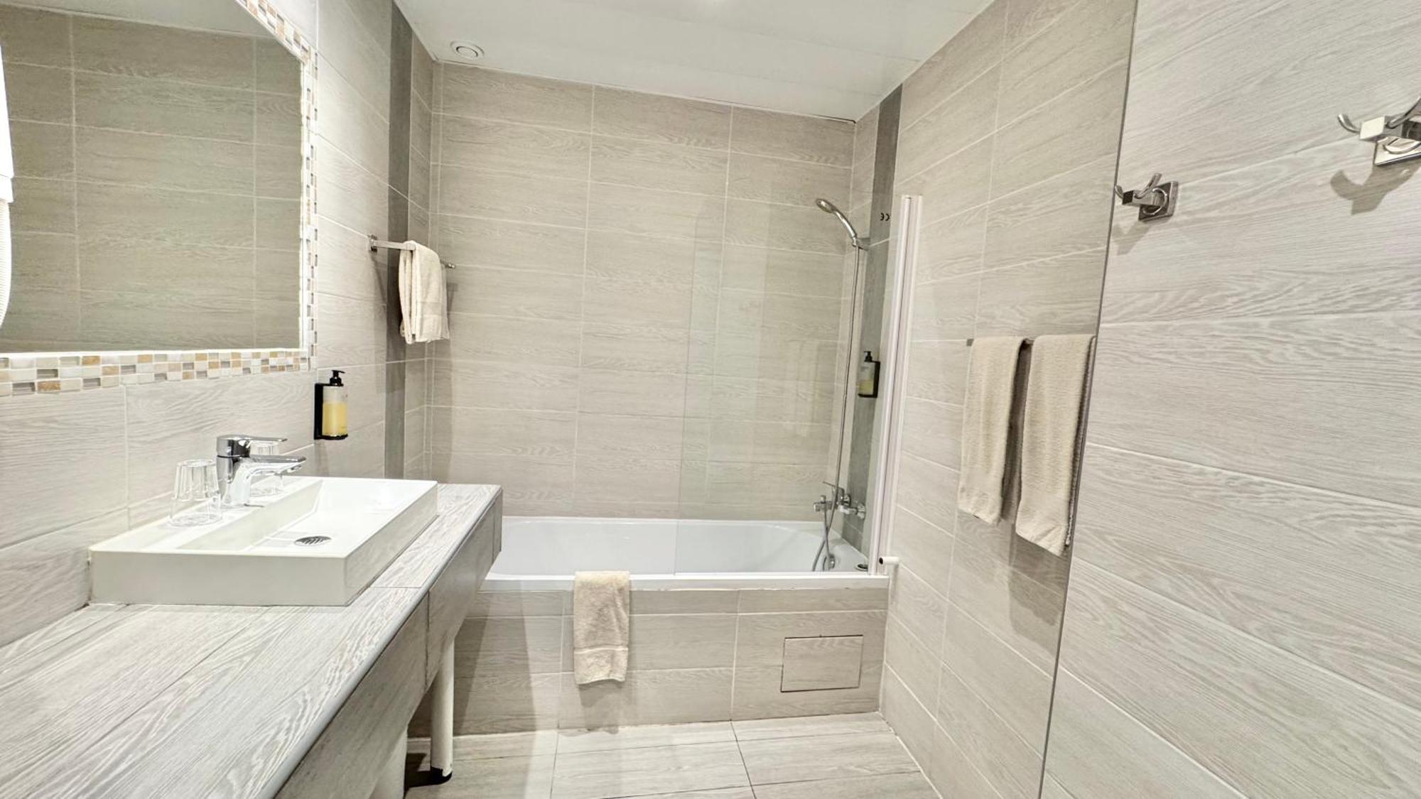 Hotel Helvetique 3*
